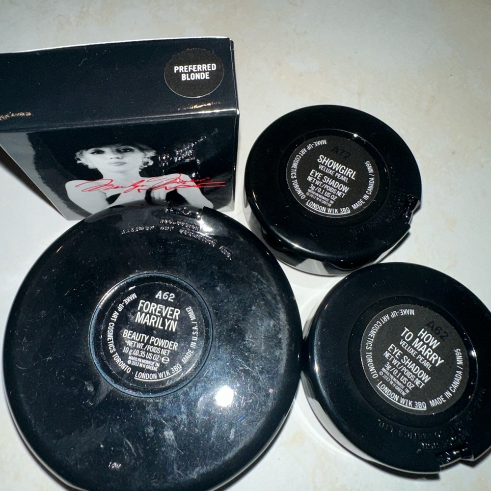 M.A.C Marilyn Monroe bundle!